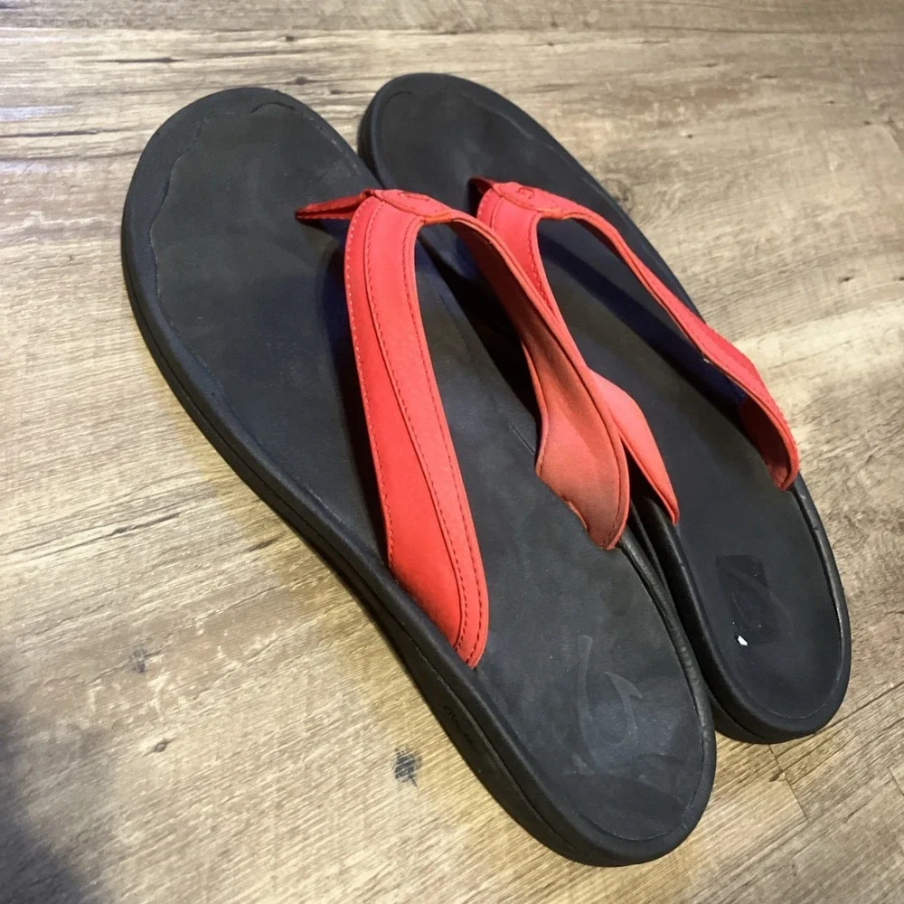 OluKai Ohana Size 11 Flip Flop Women's Black/Red Water Resistant Sandals 20110